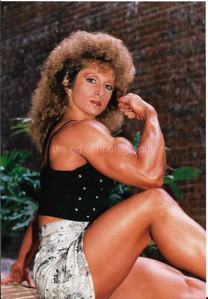 Female Bodybuilder FOUND Photo Poster painting Color MUSCLE GIRL Original EN 112-7 G