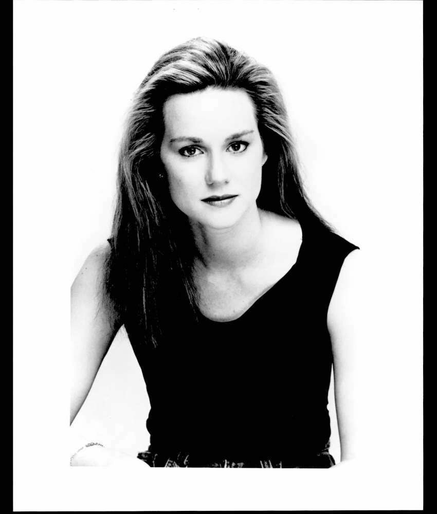 LAURA LINNEY - 8x10 Headshot Photo Poster painting w/ Resume - TALES OF THE CITY