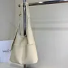 High-end niche design single shoulder crossbody bucket bag/tote bag for commuting