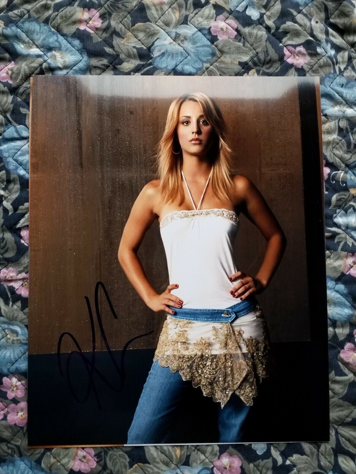 Autographed Kaley Cuoco Authentic Signed 8 x 10 Photo Poster painting Hot Big Bang Theory