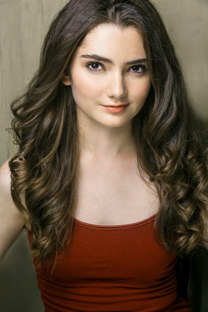 Emily Robinson 8x10 Picture Simply Stunning Photo Poster painting Gorgeous Celebrity #6