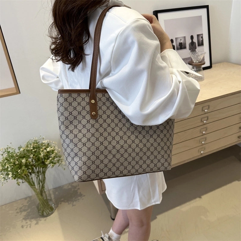 Women’s Medium Pu Leather Argyle Vintage Style Classic Style Bucket Zipper Tote Bag