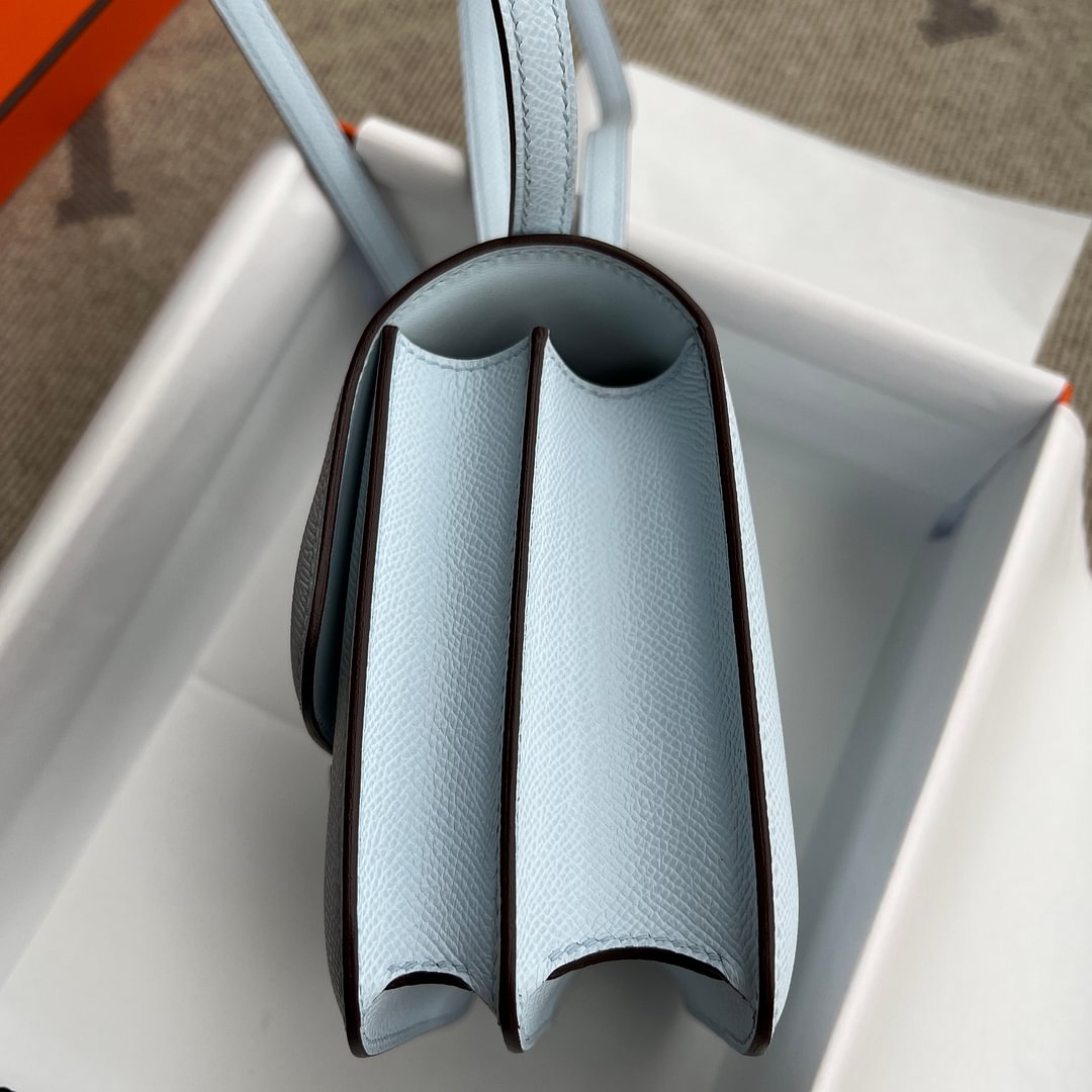 Constance 18CM Epsom T0 Bleu Brume PHW