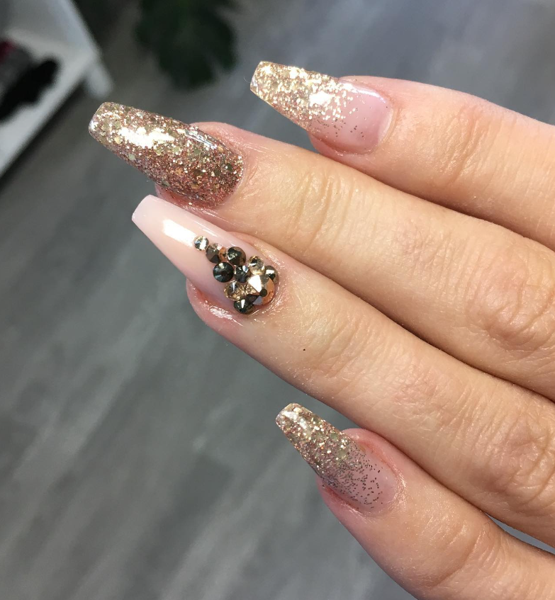 23 Glitter Ombré Nail Designs For Your 