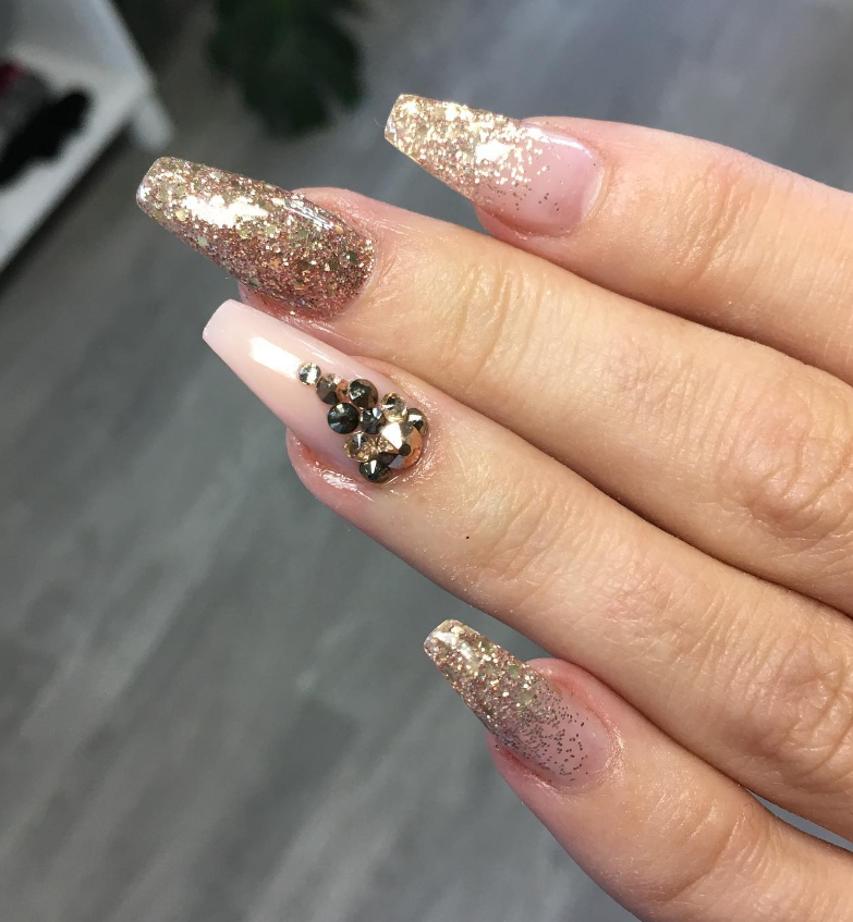 Gold Glitter Nail Designs for Summer 2023