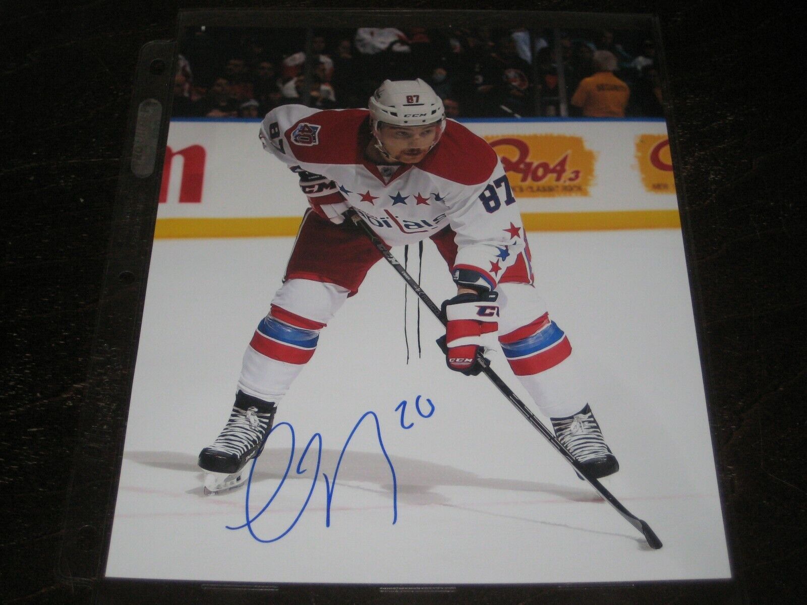 LIAM O'BRIEN autographed WASHINGTON CAPITALS 8x10 Photo Poster painting