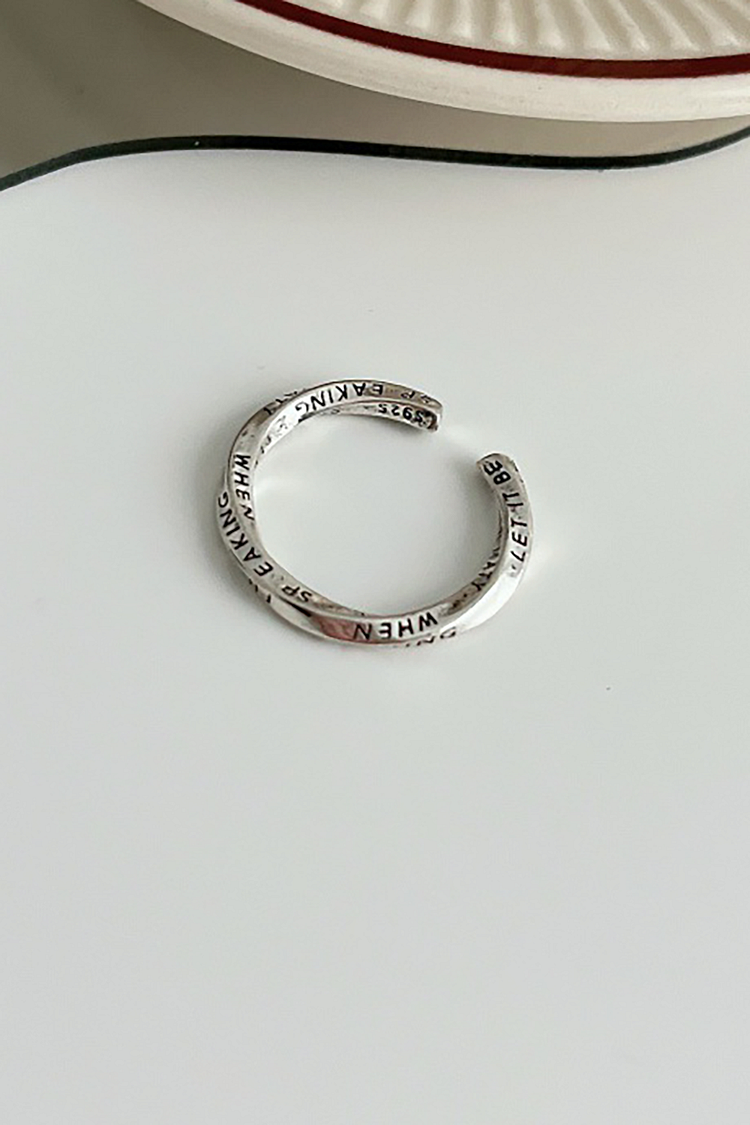 Letter Pattern Fashionable Twisted Rings