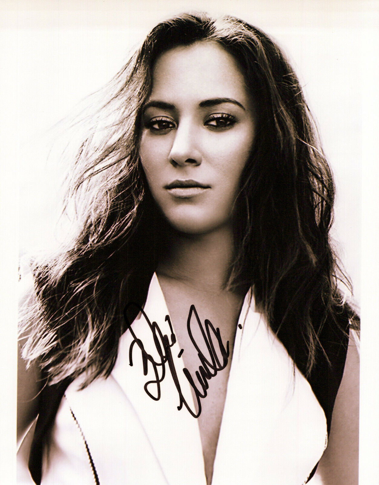 Zelda Williams glamour shot autographed Photo Poster painting signed 8x10 #16