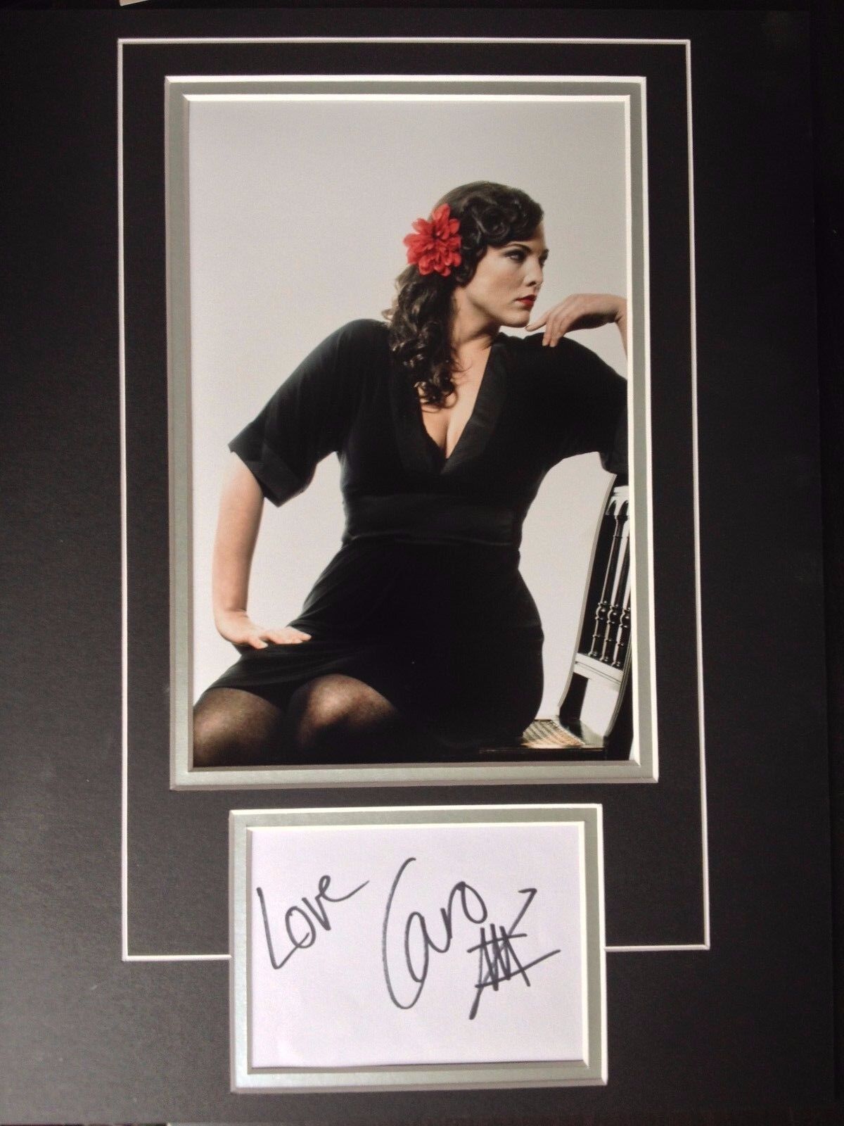 CARO EMERALD - CHART TOPPING SINGER - EXCELLENT SIGNED COLOUR Photo Poster painting DISPLAY