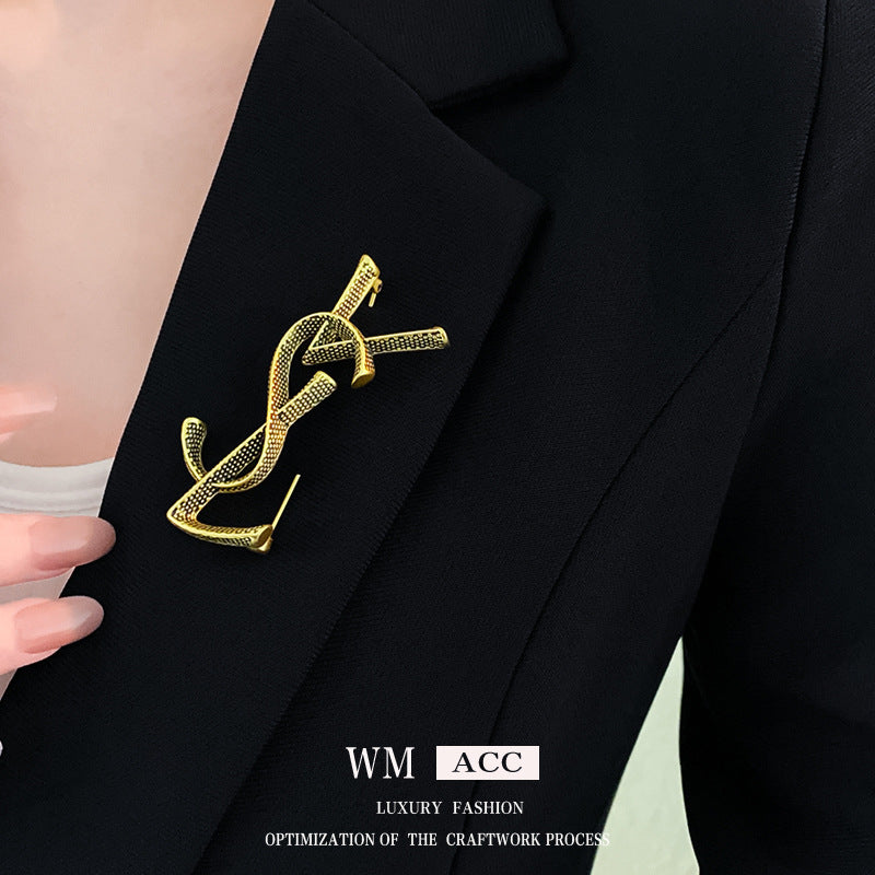 Women Luxurious Letter Letter Copper Electroplating Brooches