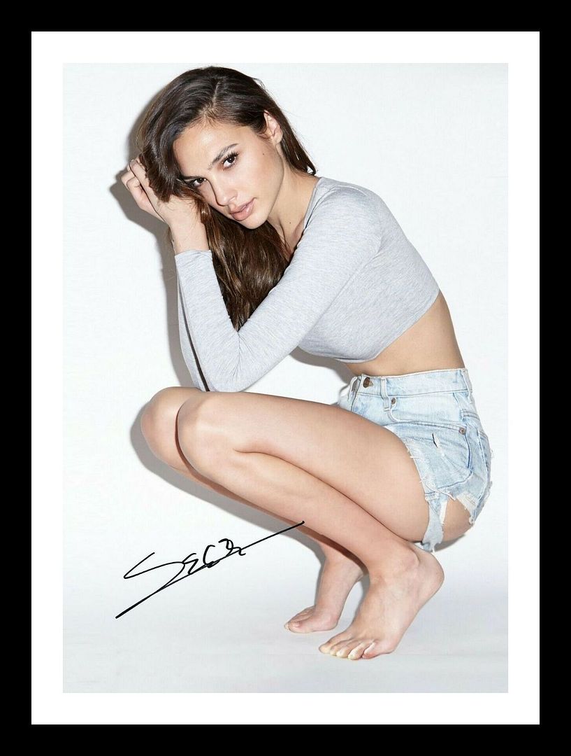 Gal Gadot Autograph Signed & Framed Photo Poster painting 5