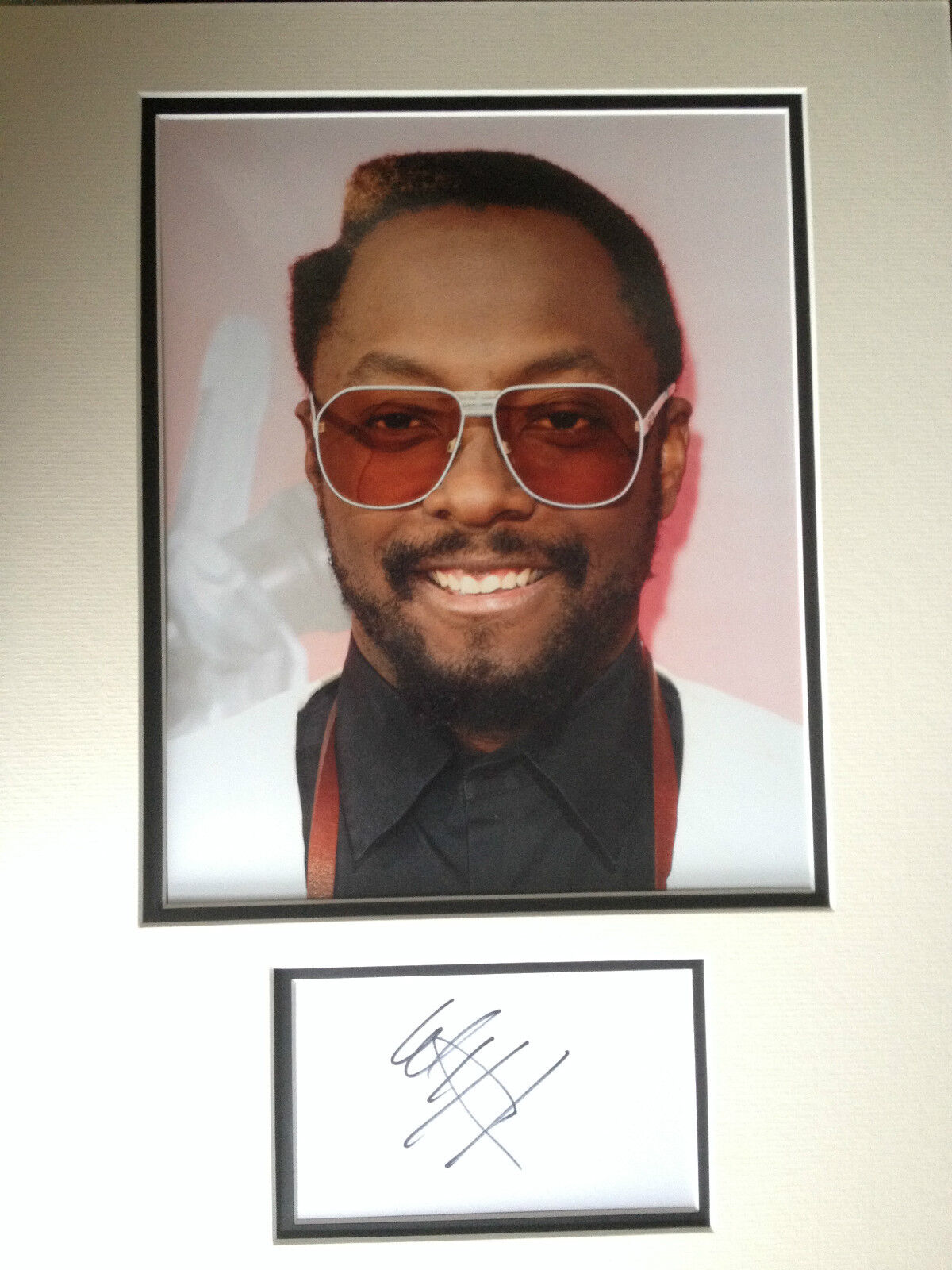 WILL I AM - CHART TOPPING SINGER - SUPERB SIGNED COLOUR Photo Poster painting DISPLAY