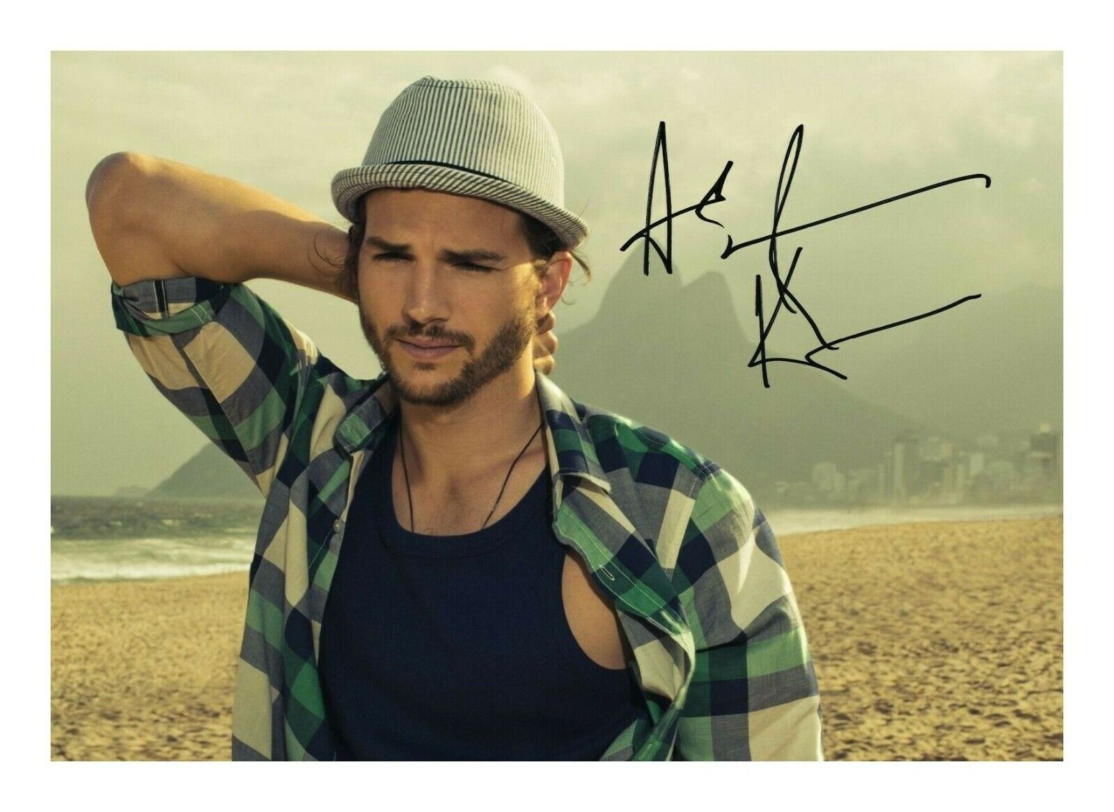 ASHTON KUTCHER AUTOGRAPH SIGNED PP Photo Poster painting POSTER