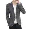 Fashionable and casual plaid British suit jacket
