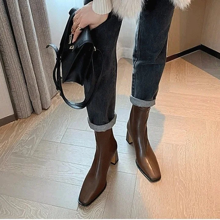 Yyvonne Brown Short Boots Women High And Thick Zipper Square Head 2025 New Winter Korean Version Of Thin Skinny Boots