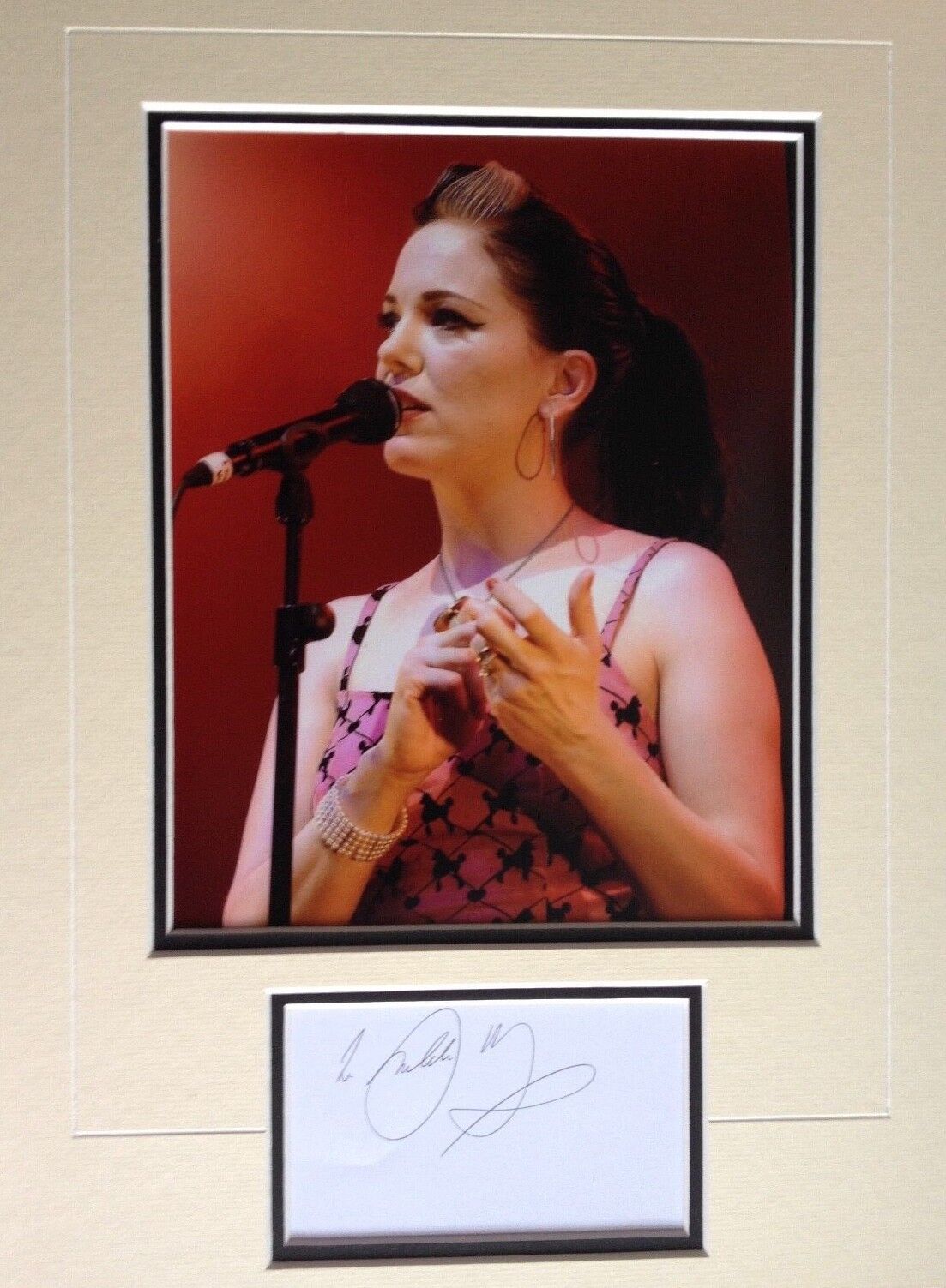 IMELDA MAY - CHART TOPPING SINGER - EXCELLENT SIGNED Photo Poster painting DISPLAY