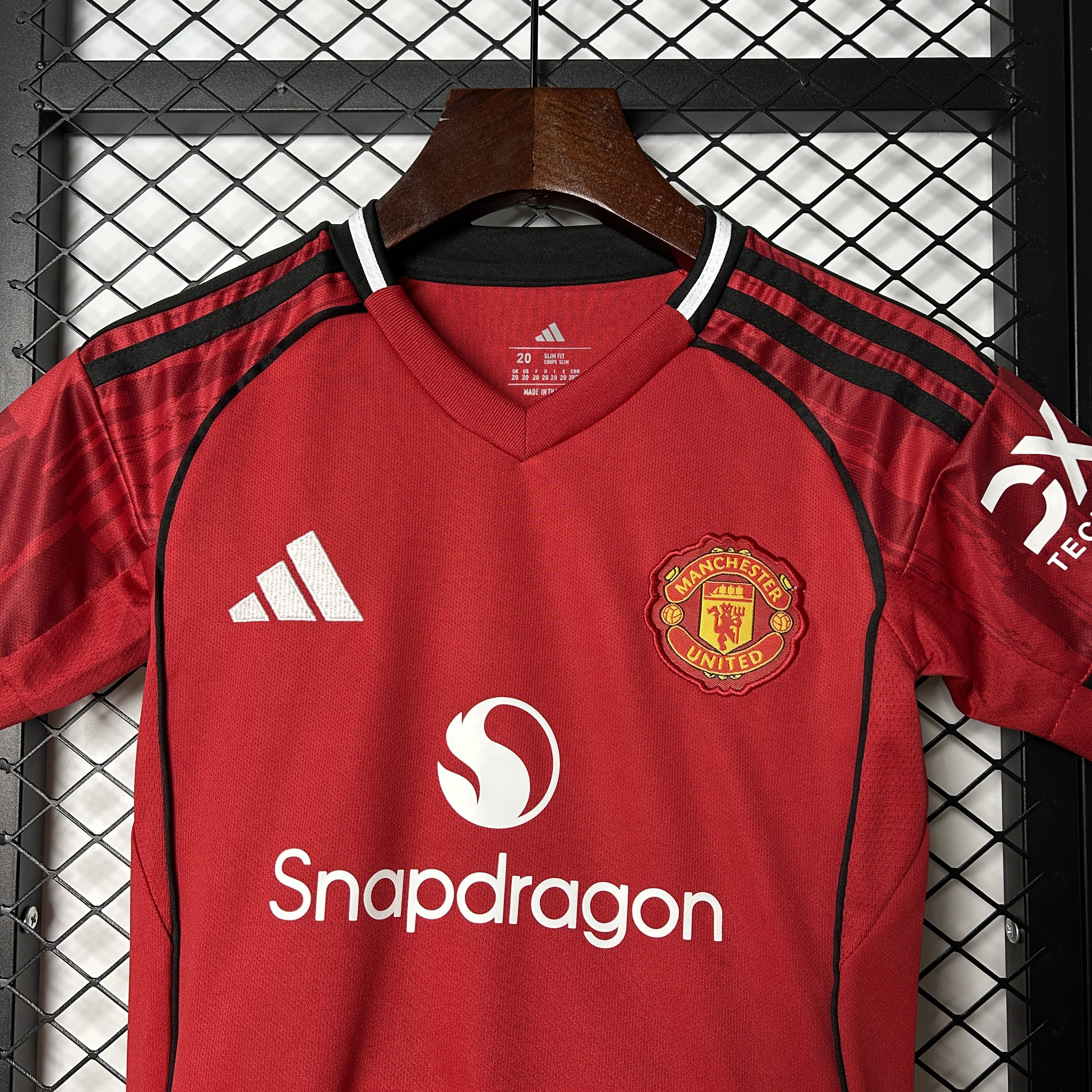 25/26 Manchester United Home Kids Kit Football Jersey Thai Quality