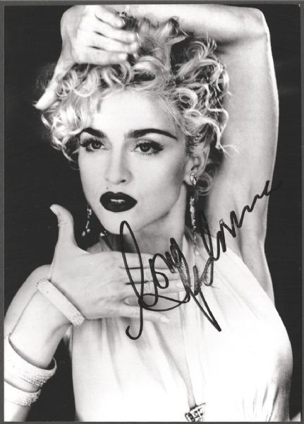 MADONNA Signed 'Vogue' Photo Poster paintinggraph - Pop Star Singer / Vocalist - preprint