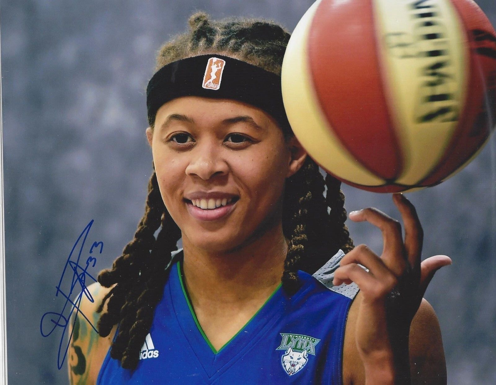 Seimone Agustus Autographed 8x10 Minnesota Lynx Team USAA164