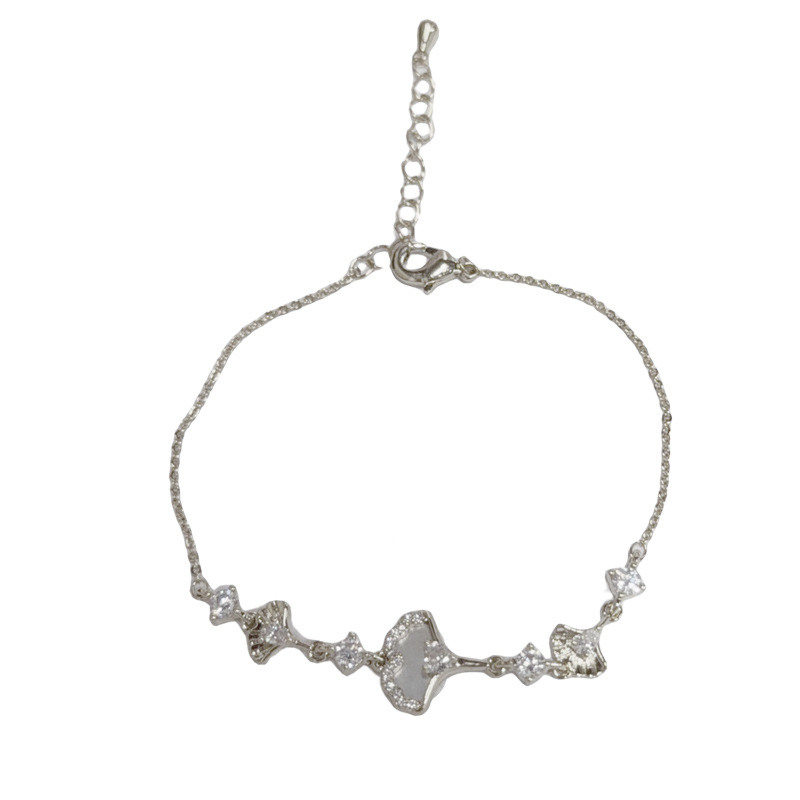 Niche style fashionable and minimalist zircon ginkgo leaf bracelet exquisite light luxury versatile high-end super sparkly jewelry wholesale