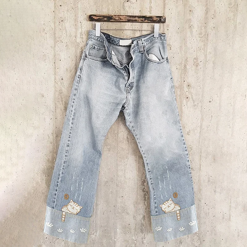 Retro Lazy Cat Embroidery Abstract Art Design Jeans