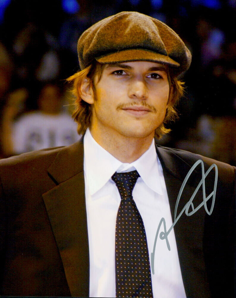 Ashton Kutcher signed 8x10 Photo Poster painting