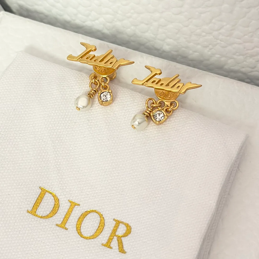 Jadior Stud Pearl Earrings
