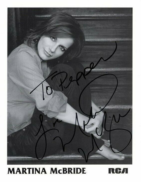 MARTINA MCBRIDE Autographed Signed Photo Poster paintinggraph - To Pepper