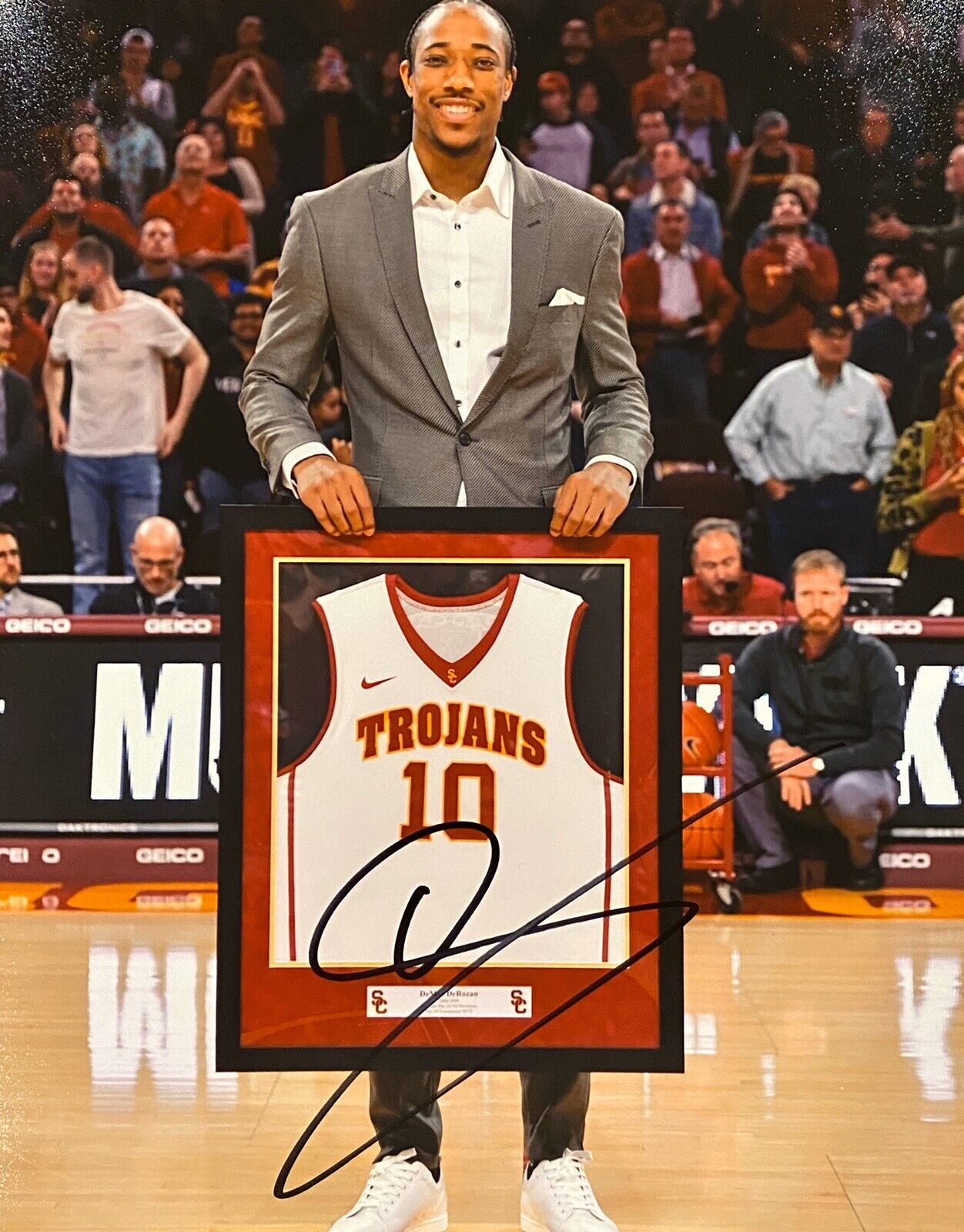 EXACT PROOF! DEMAR DEROZAN Signed Autographed USC TROJANS Basketball 8x10 Photo Poster painting