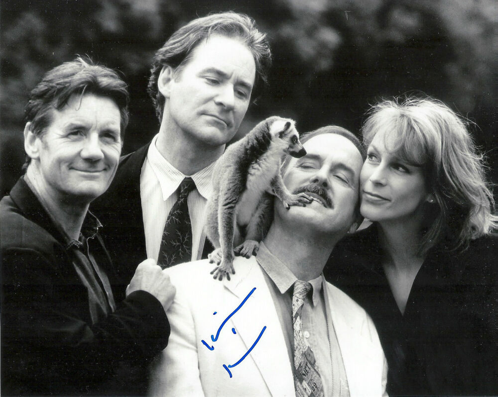 KEVIN KLINE 'A FISH CALLED WANDA' OTTO SIGNED 8X10 PICTURE *COA