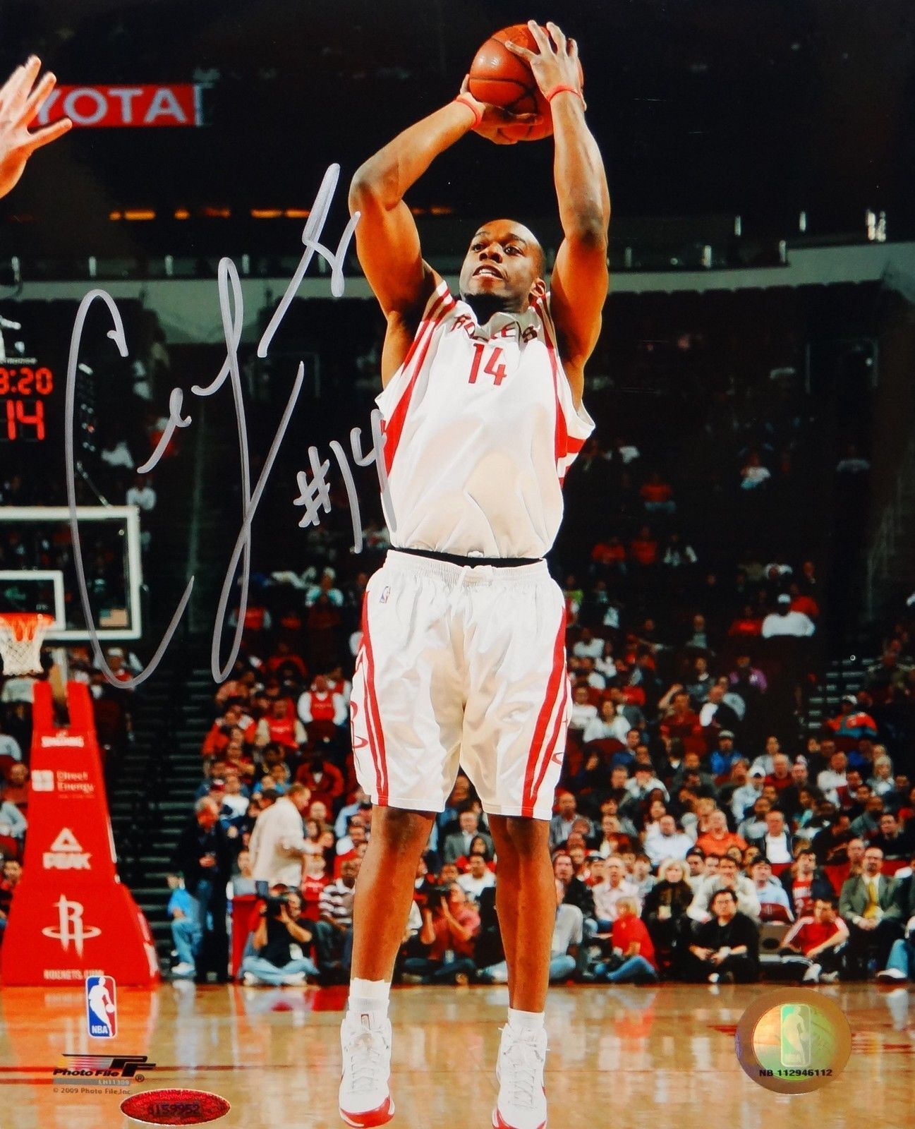 Carl Landry Autographed 8x10 Shooting Photo Poster painting- TriStar Authenticated