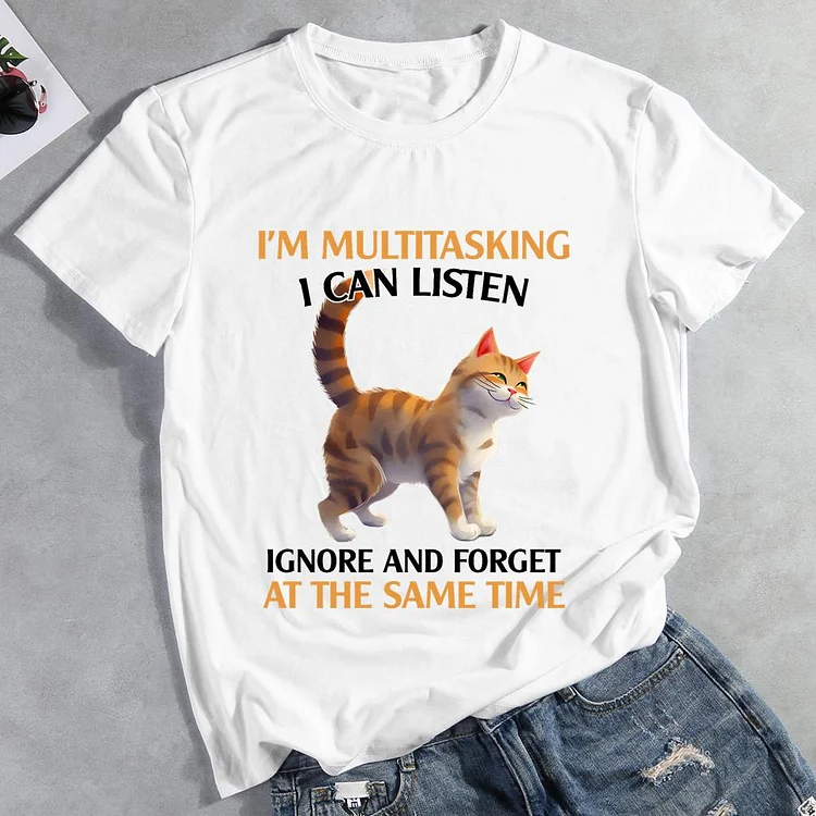 I'm Multitasking Cat Round Neck T-shirt