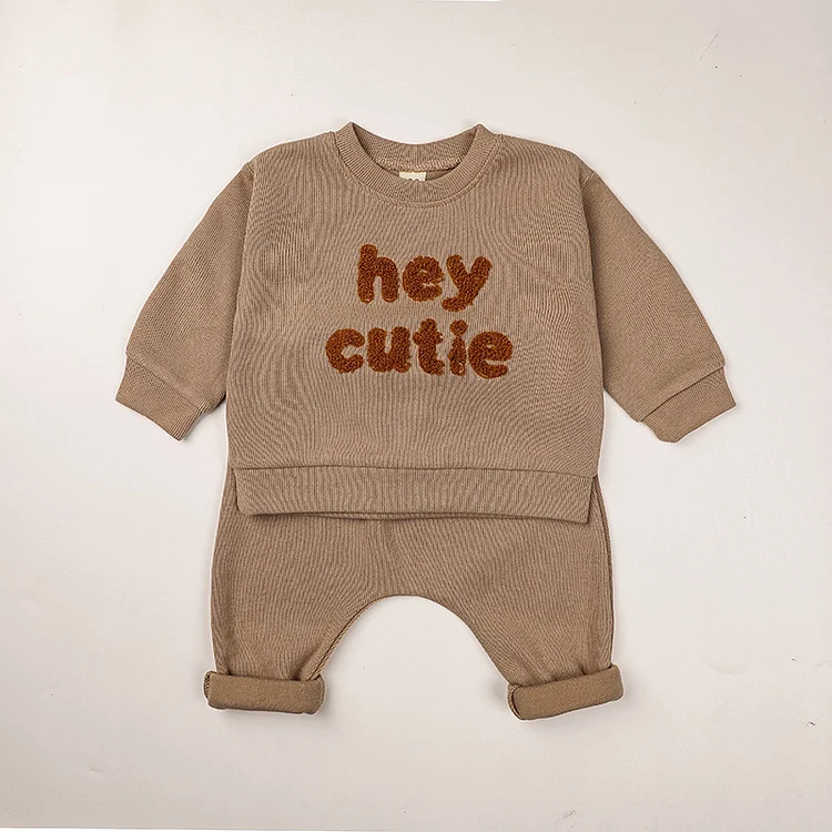 2pcs Baby Boy/Girl Embroideried Rainbow and Letter Graphics T-shirt and Pants Set