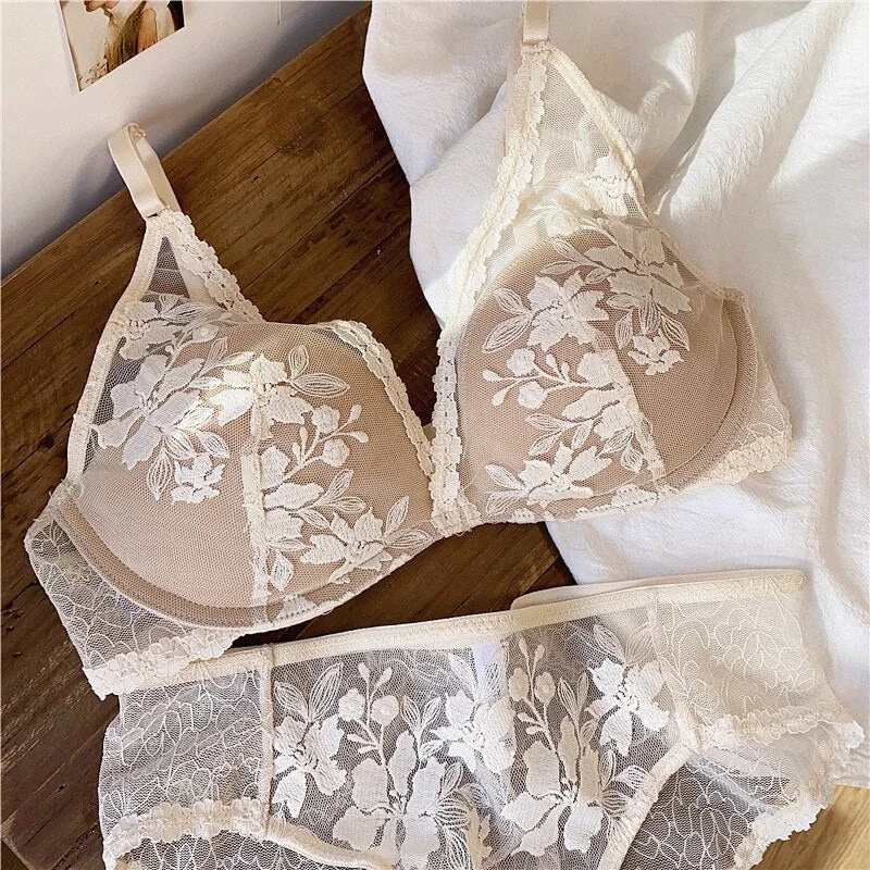Romantic hollow lace underwear sets upper thin lower thick bra gathered without steel ring lingerie set deep V sexy bra briefs
