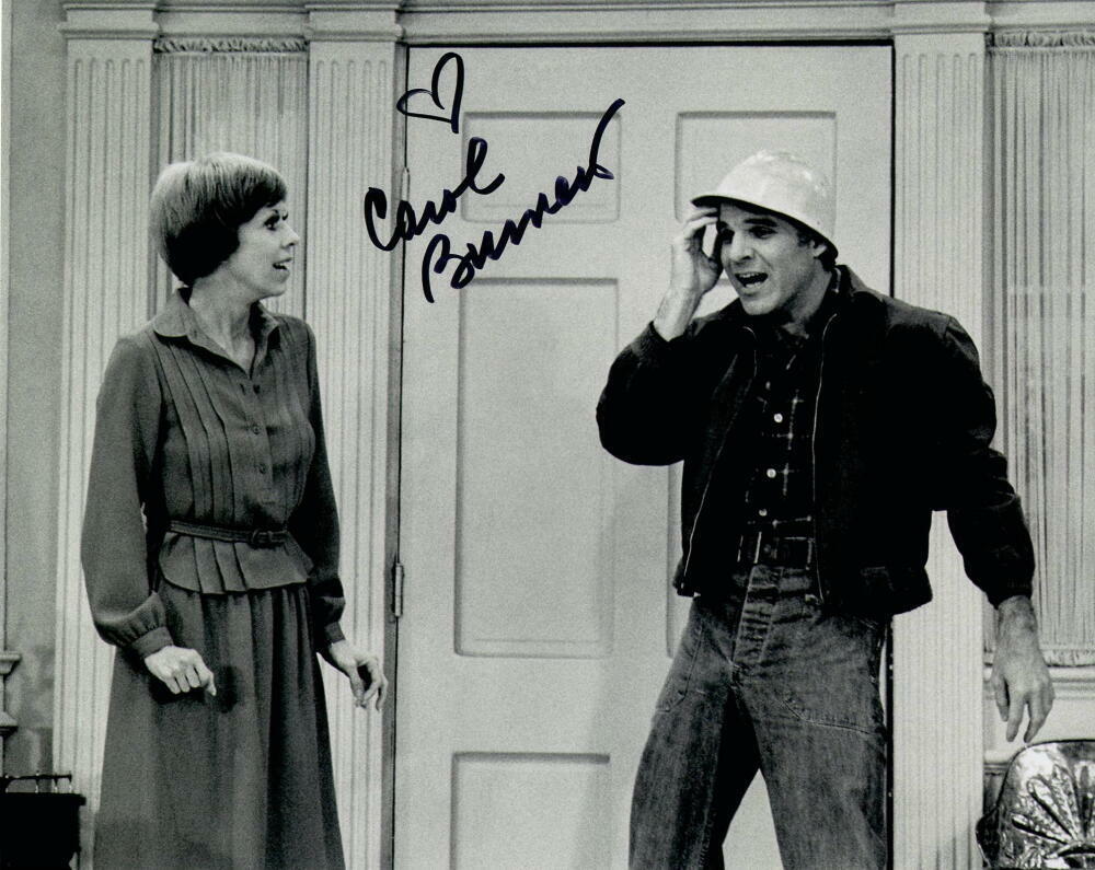 CAROL BURNETT SIGNED AUTOGRAPH 8X10 Photo Poster painting - SHOW, RARE IMAGE WITH STEVE MARTIN