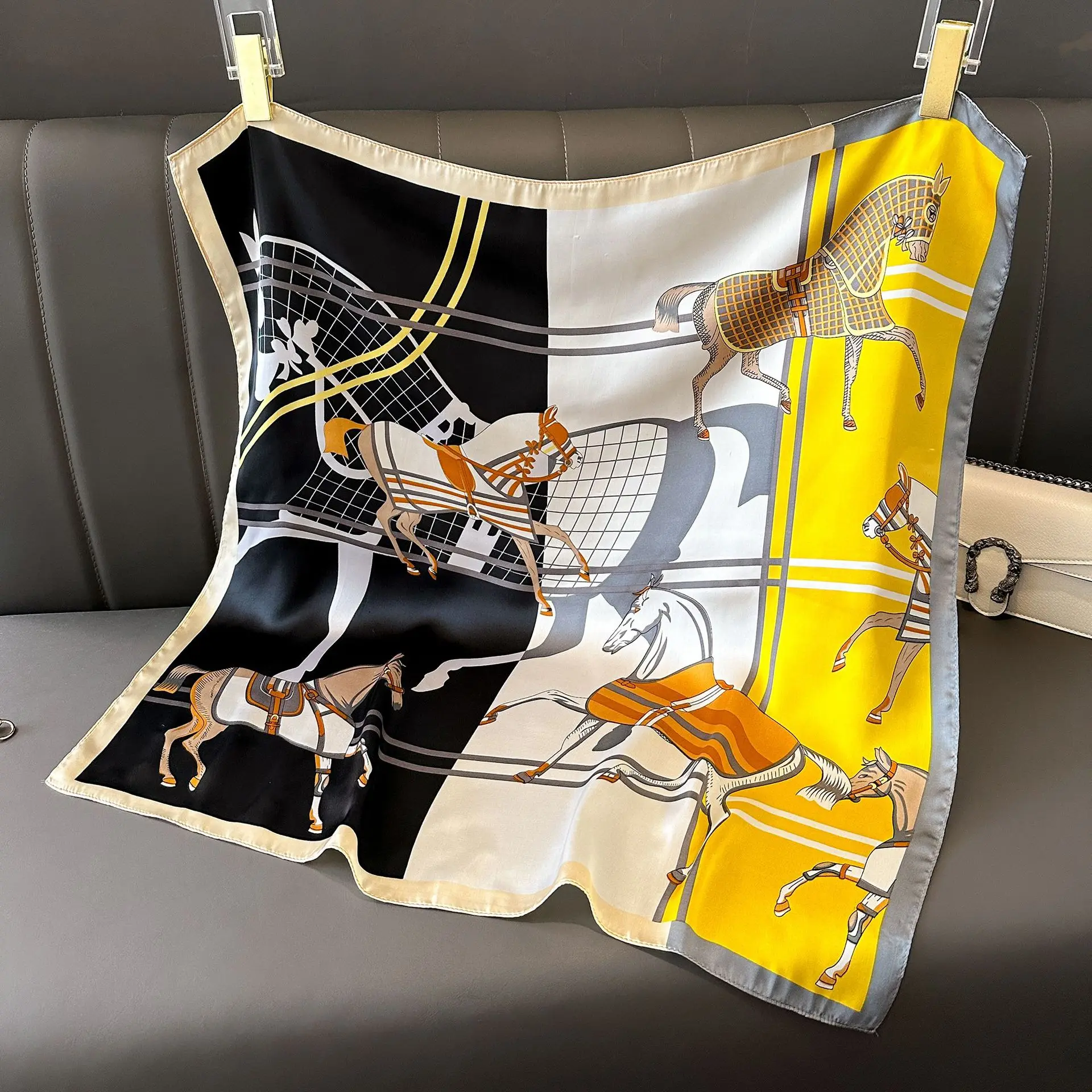 Updownunder 2025 New Fashion Luxury Silk Scarf Bandana Women Hair Bands Square Scarves Neck Tie Bag Scarfs Satin Lady Wrap Headband