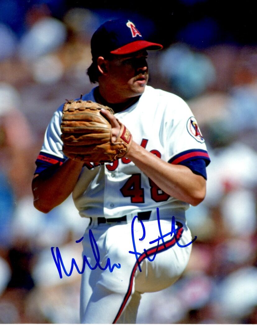 Autographed MIKE FETTERS Los Angeles Angels 8x10 Photo Poster painting w/ COA