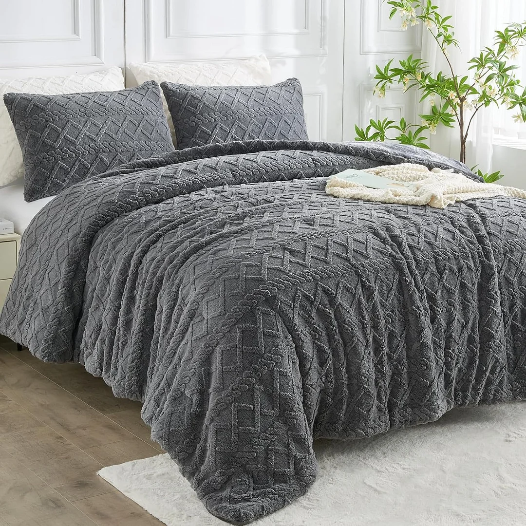 Comforter Twin/Queen Size, 3 Pieces Luxury Fluffy Velvet Bedding Queen Comforter Set, Tufted Cable Pattern, Ultra Soft Thick Winter Heavy Comforter Set, with 2 Pillowcase