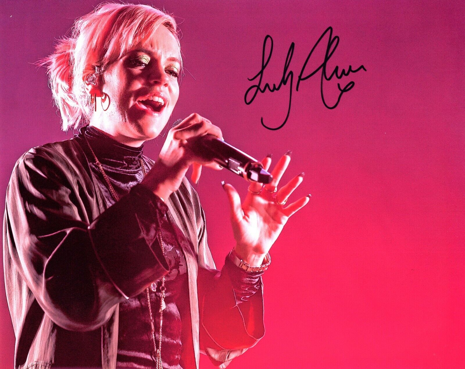 Signed Photo Poster painting of Lily Allen 10x8