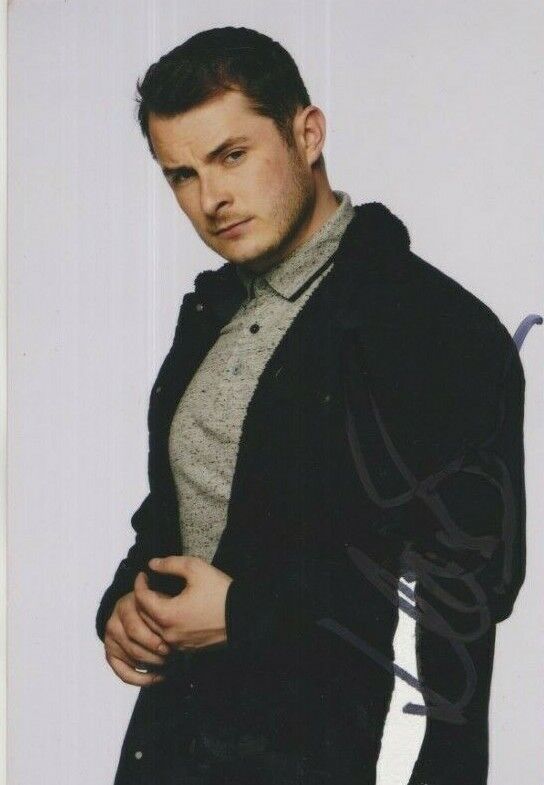 Max Bowden **HAND SIGNED** 6x4 Photo Poster painting ~ Eastenders ~ AUTOGRAPHED