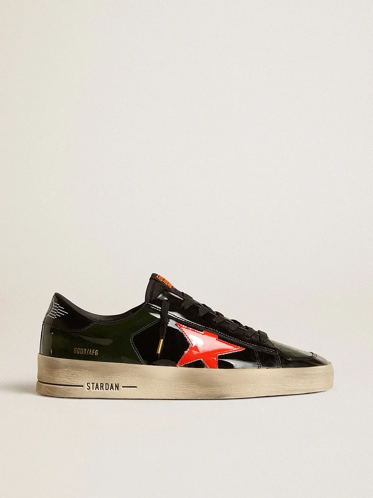 Stardan LAB de hombre en charol negro y verde con estrella naranja