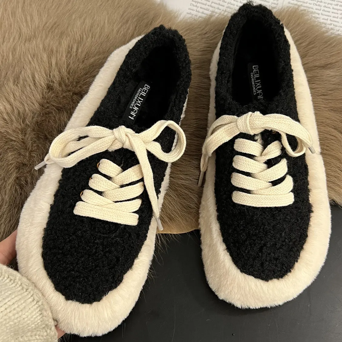 Women's Casual Solid Color Shoelace Round Toe Mid Heels Plush Shoes