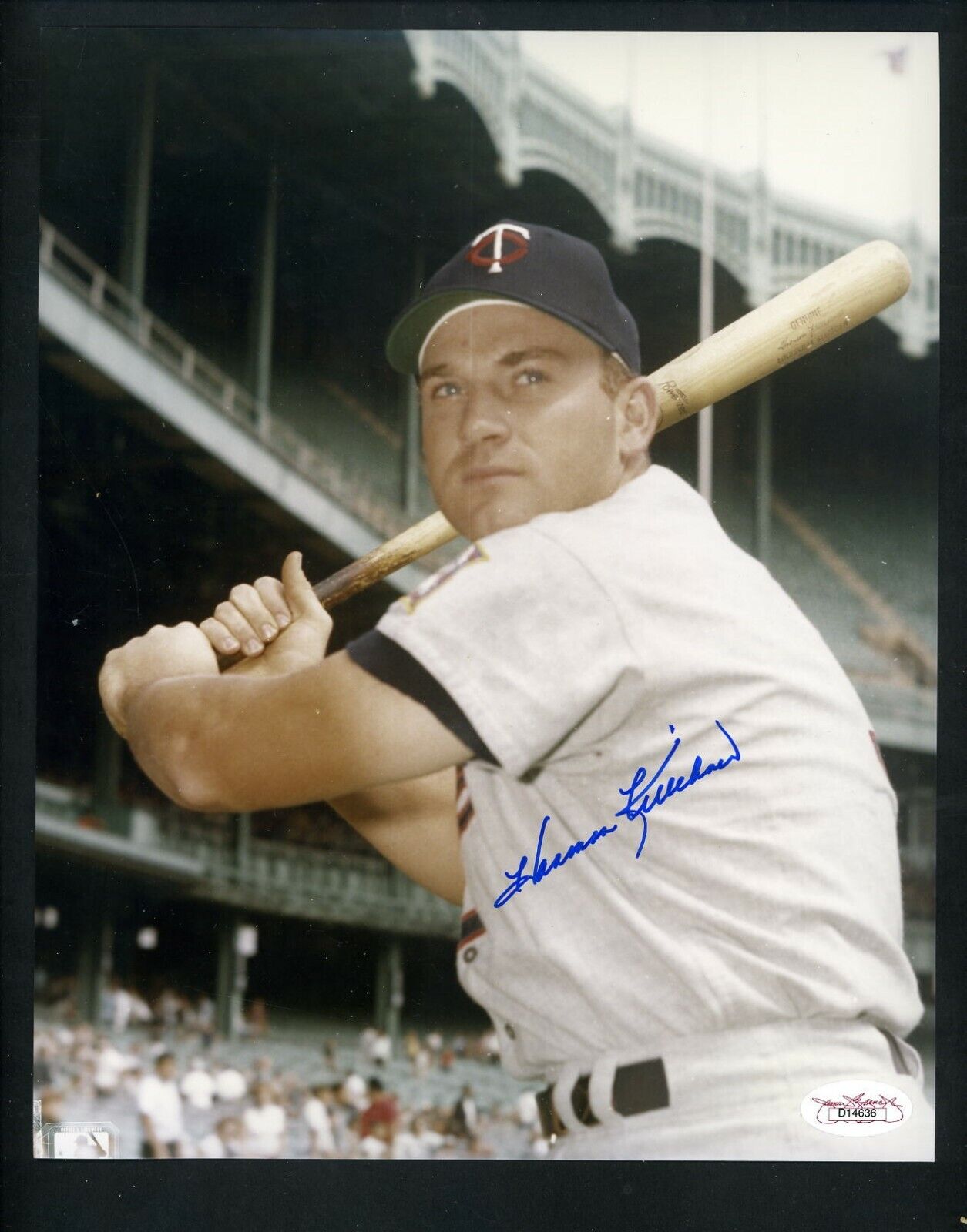 Harmon Killebrew Signed Autographed 8x10 Photo Poster painting Yankee Stadium JSA auth Twins