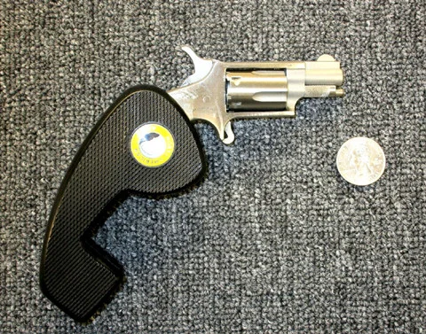 Dispozitiv pliant de autoapărare Naa