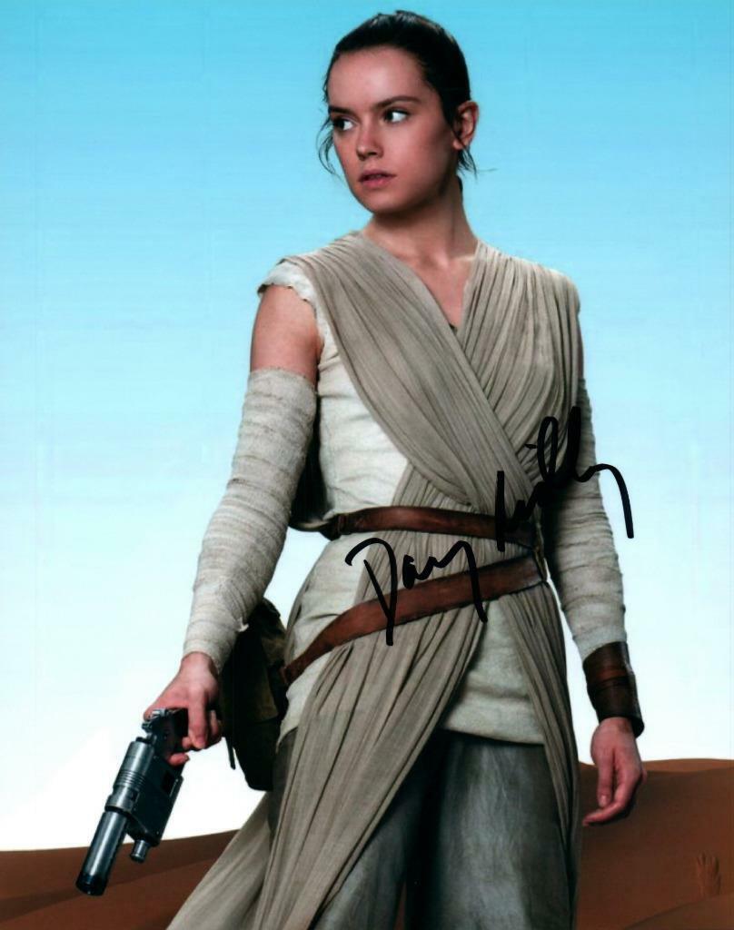 Daisy Ridley autographed 8x10 Picture signed Photo Poster painting and COA