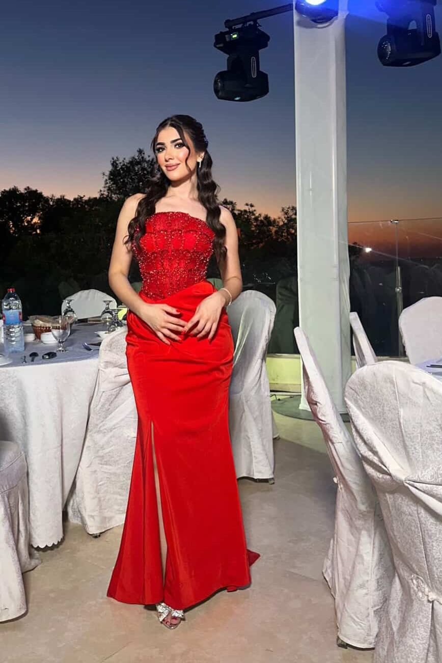 Oknass Red Strapless Sleeveless Long Mermaid Pleated Prom Dress With Beadings