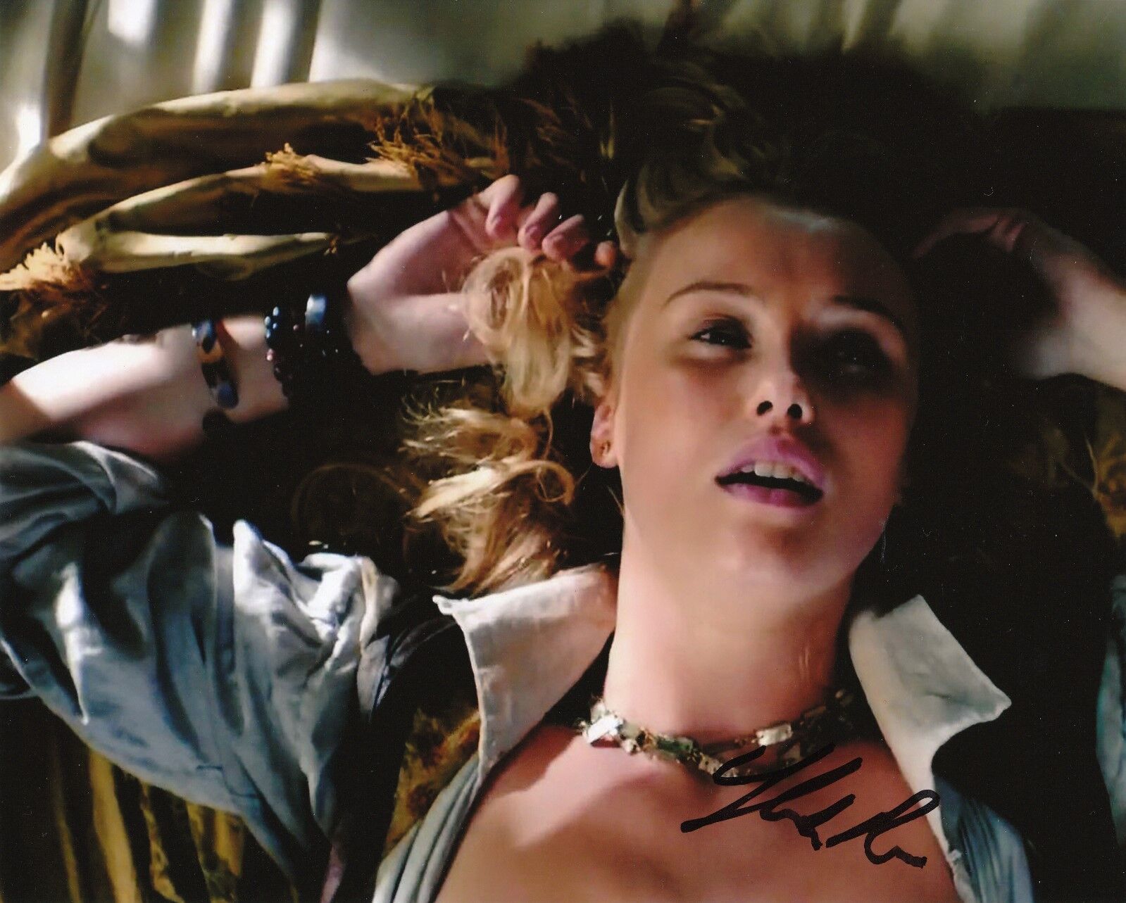 Hannah New 'Black Sails' Autographed 8x10 Photo Poster painting with CoA and Signing Details