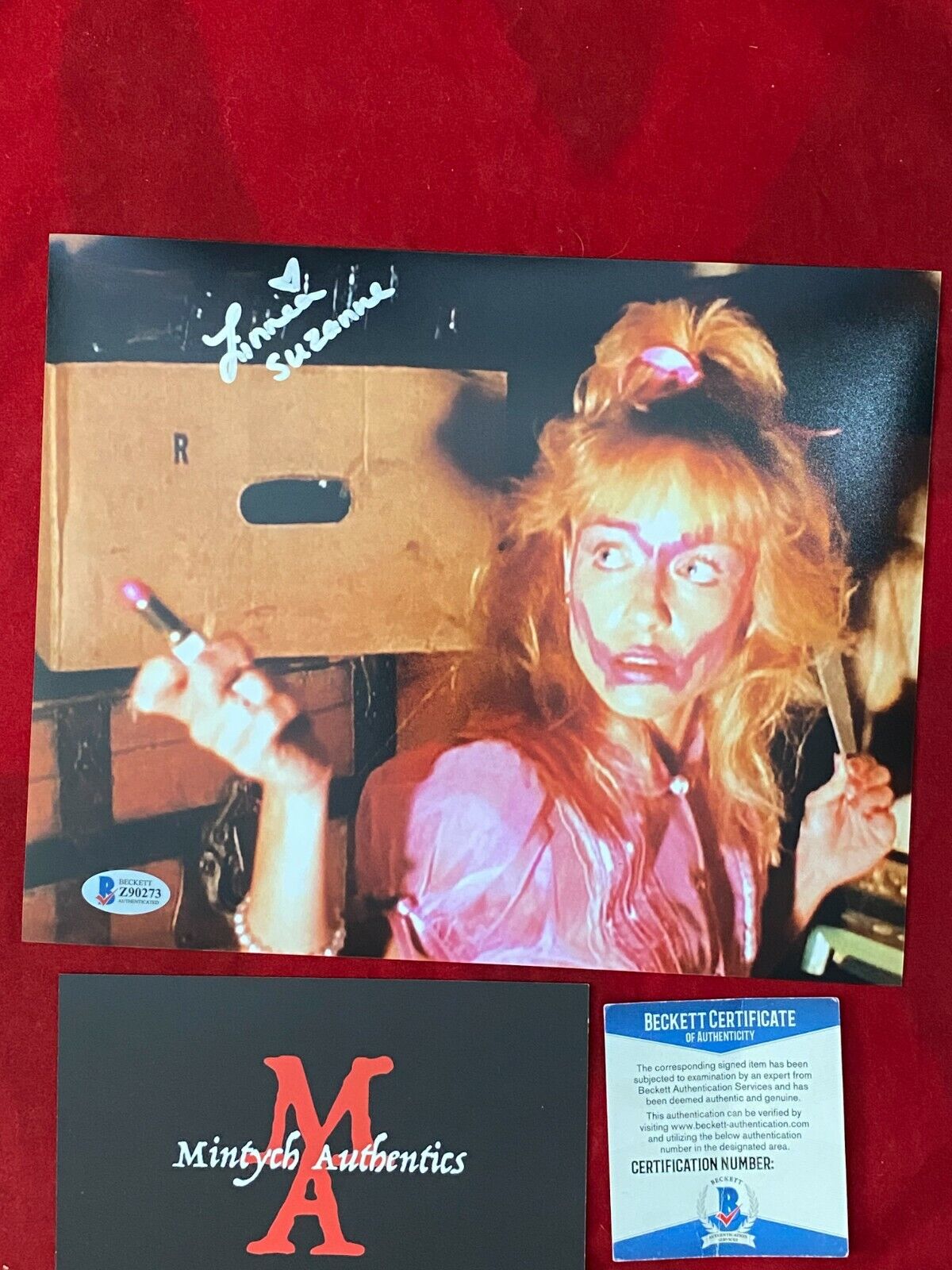 LINNEA QUIGLEY SIGNED 8x10 Photo Poster painting! NIGHT OF THE DEMONS! BECKETT COA! HORROR!