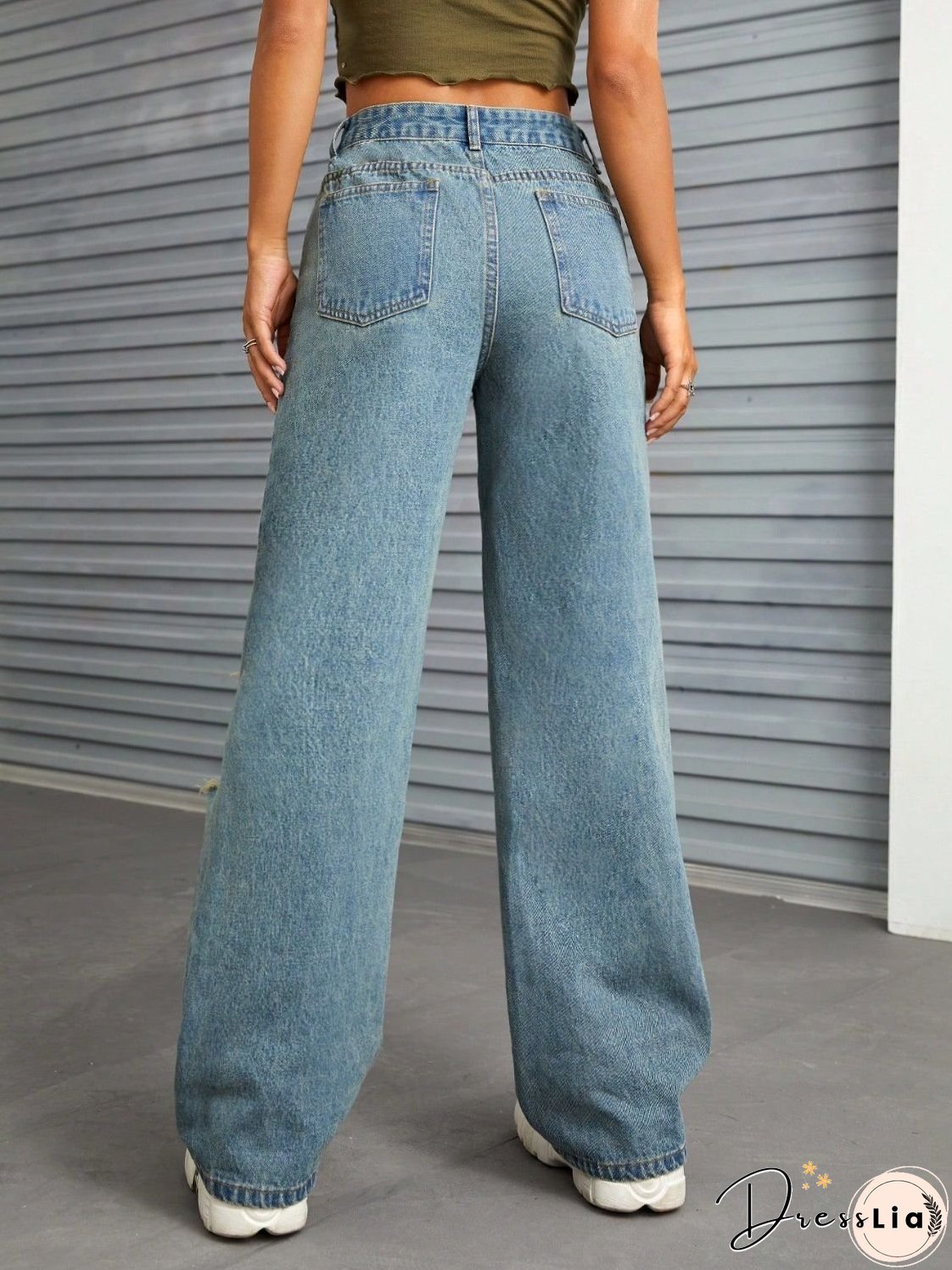 Distressed Wide Leg Jeans with Pockets