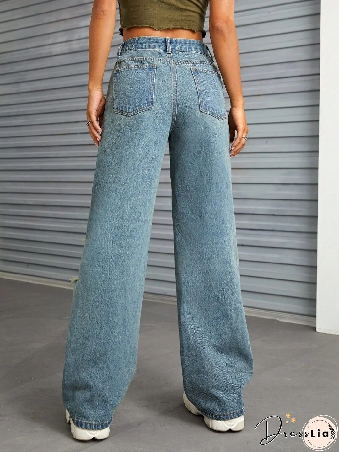 Distressed Wide Leg Jeans with Pockets